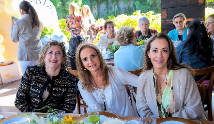  Rosaura López, Beatriz Rangel y Silvia Medrano.