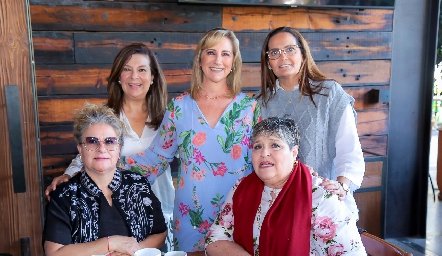  Vero Carvajal, Olga Lilia Contreras, Maru Bárcena, Rosy Miller y Gaby Villanueva.