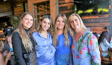  Ana Sofía Solana, Adri de la Maza, Regina Solana y Maru Bárcena.