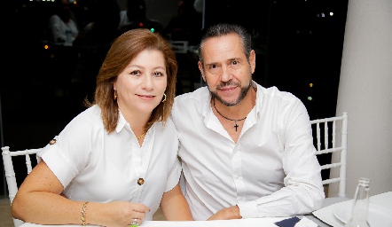  Cristina Pérez y Mauricio Monsiváis.