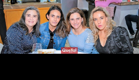  Cecilia Compean, Claudia Artolózaga, Rosamary Rosillo y Mónica Torres.