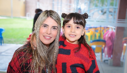  Mariana Berrones y Renata Cordero.
