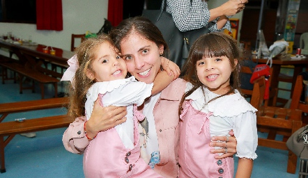  María Inés Delgado, María José Torrescano y María Andrea Delgado.