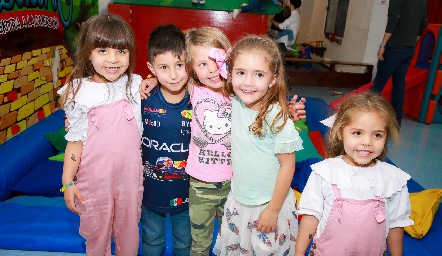  Pato  con sus amigas.