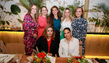  Las organizadoras.