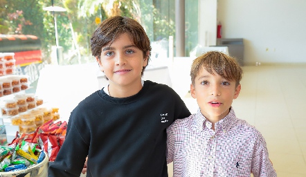  Rafael y Enrique Ortiz.