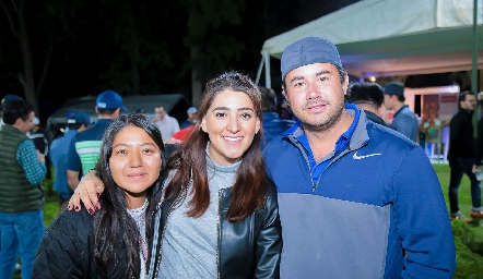  Ana Meche Cifuentes, Pili Villalba y Rafael Andrés.