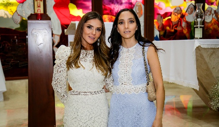  Claudia Pérez y Mónica Villanueva.