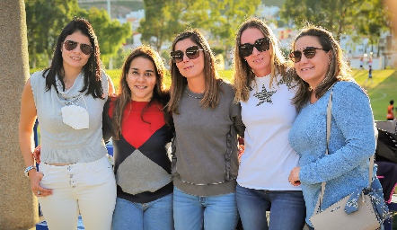  Liz, Margarita, Carla, Maru Muñiz y Aidé Lomelí.