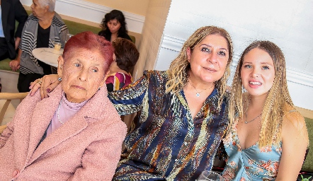  Aurora Ríos, Alejandra Ovalle y Arely Carrillo.