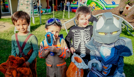  José María, Emiliano, Iker y Santi.