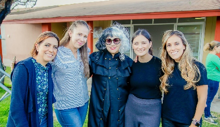  Sofía Loredo, Lulú Garza, Cruella, Begoña Fernández y Daniela Llano.