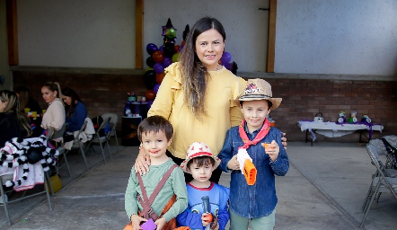  Mariana Rosales, Gonzalo, José María y Andrés.