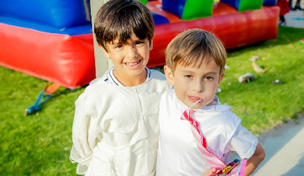 Emilio y Santiago.