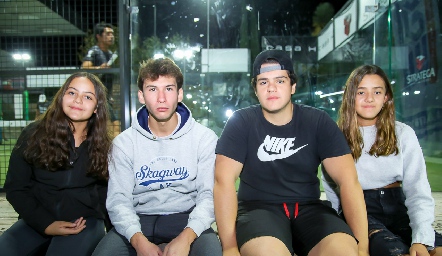  Alexa Miranda, Alejandro Celis, Luis Pacheco y Vale Fernández.