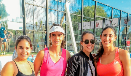  Bety Lázaro, Mariana Vivanco, Azucena Ortega y Adriana Vázquez.