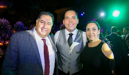  Guillermo Torres, Bradish Payán y Ana Mary Flores.