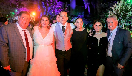  Guillermo Torres, Carmelu Díaz, Bradish Payán, Ana Mary Flores, Aracely y Jorge Cadena.