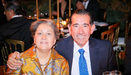  Lupita y Félix Bocard.