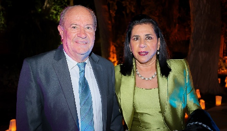  Manuel Villar y Gladys Farías.