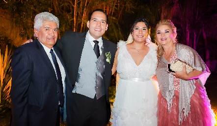  Francisco Ruiz, Bradish Payan, Carmelu Díaz y Luz María de Ruiz.