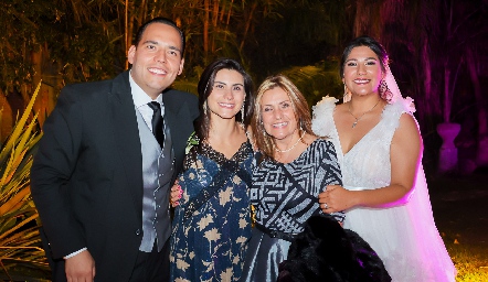  Bradish Payan, Tere Cadena, Tere Lastras y Carmelu Díaz.