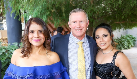  Claudia Camacho, Frene Pares y Lorena Madrigal.