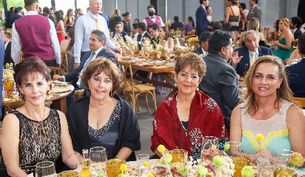 Elisabetta Biagi, Carla Biagi, Araceli Biagi y Brenda Álvarez.