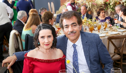  Lourdes López y Gabriel Torres Corzo.
