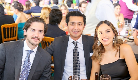  Eduardo Torre, Rafael Villanueva y Fernanda Castro.