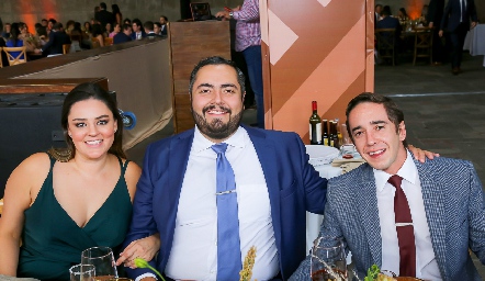  Patricia Muñoz, Pedro Hernández y Riky Valle.