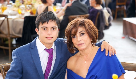  Diego Martínez y Adriana Sánchez.