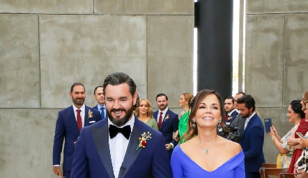  Luis Alberto Mahbub con su mamá Elsa Tamez.