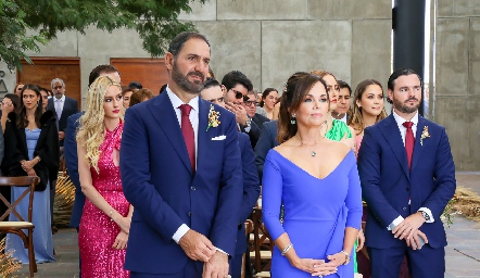  Luis Mahbub y Elsa Tamez, papás del novio.