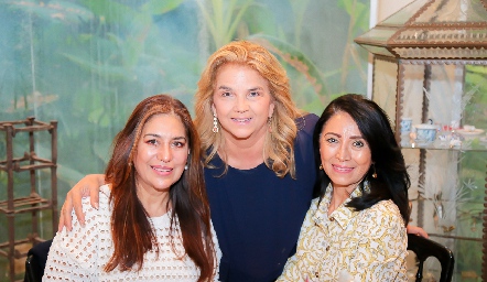  Verónica García, Luzma Márquez y Olga Muñoz.