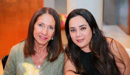  Maru Díaz Infante y Lorena Orozco.