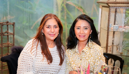  Verónica García y Olga Muñoz.