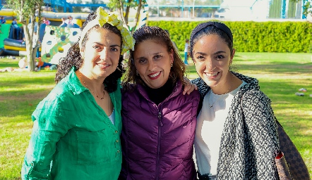  Ana Sofía Velázquez, Maricarmen Alderete y Ligia Arriaga.