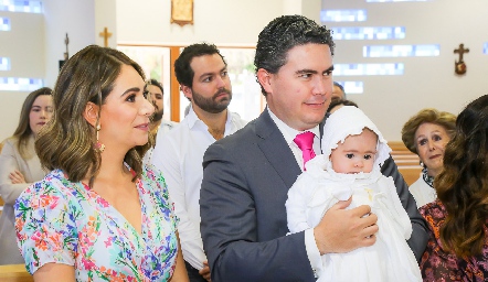  Andrea Lorca y Héctor Gordoa con su hija Isabella.