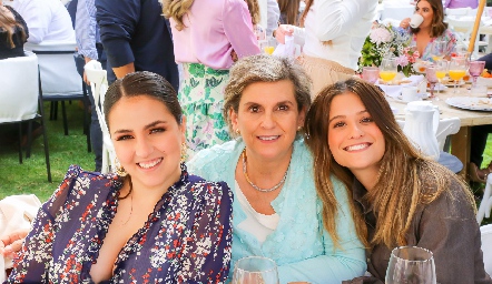  Miriam González, Gabriela Portillo y Sofía Medina.