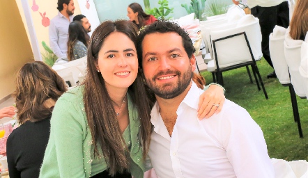 Paulina Aldrett y Chino González.
