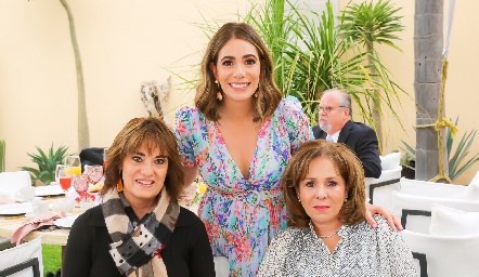  Ana Mary Lorca, Andrea Lorca y Laura Álvarez.