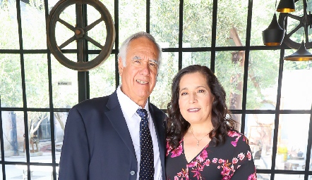  Ignacio Cisneros y María Elena hernández.