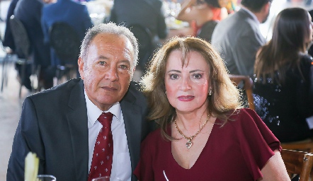 Manuel y Marilú Paredes.