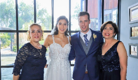  Pilar Fonseca, Alejandra González, Fernando González y Tere Díaz Infante.
