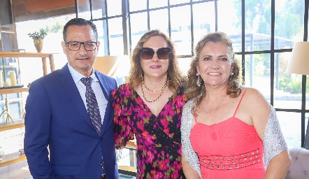  Alejandro Díaz de León, Claudia Revuelta y Sonia Gaviño.