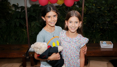  Carlota Lebrija y Paula Salas.