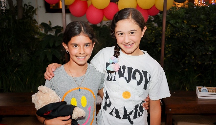   Carlota Lebrija y Alexia Calzada.