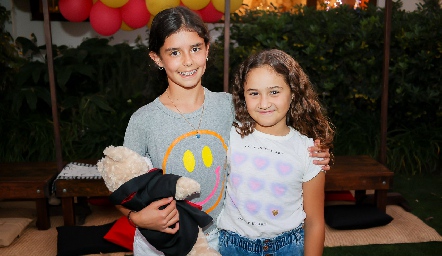  Carlota Lebrija y Arantza Calzada.