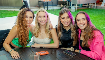  Claudia Pérez, Faustina Villarreal, Claudia Rodríguez y María Cueli.